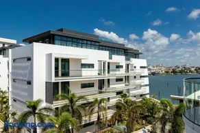 English Point Marina Luxe C405 - Image 5