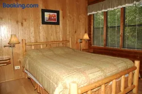 Carolina Landing Camping Resort Deluxe Cabin 4 - Image 5