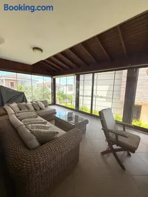 Spacious 3-Story Villa w Garden&Pool,400m to Beach - Image 2
