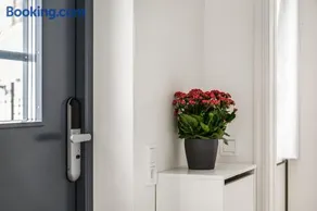 Modern New Stylish Apartment - Image 5