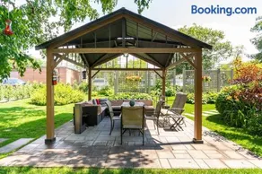 Spacious Ground Floor Garden View Apartment - Image 2