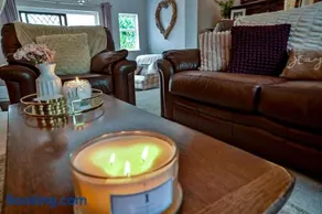 Beautiful apartment at field view cottage - Image 2