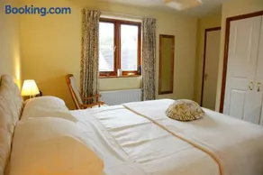 Two Hoots Bed and Breakfast - Image 5