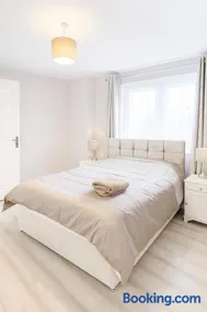 2 Bedroom Apartment Limerick City Centre - Image 1