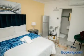 BOSTON HOUSE - Image 5