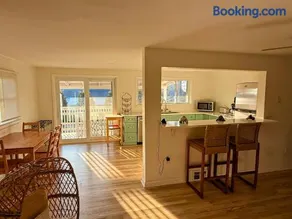 Jersey Shore Family House - Image 2