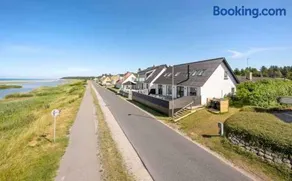 Spacious Holiday Home By Sea For 14 Guests - Image 1