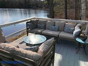 Idyllic Wooded Lakeside Retreat - Image 5