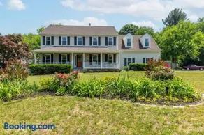 Lrge 5 BR 9 Beds Near DC-Pool, Hot Tub, Gym, Game Rm, Fire Pit - Image 2