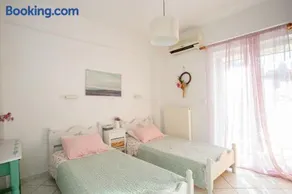 A3 - Tzitzifo Apartment - Image 1