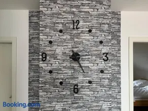 Emma O - Image 1