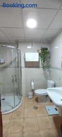 Apartamento Acogedor con Mucha Luz - Image 2
