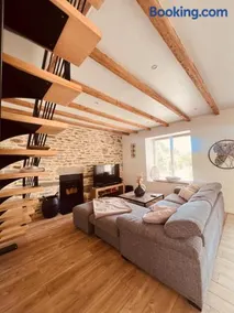 La Casa de Natina Family Home - Image 2