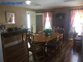 The Vermilion Park Inn - Image 3