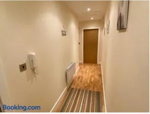 Easby Breakaways - **Modern Apartment 5 mins from South Bay, Scarborough** - Image 5