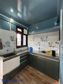 Budget Room 10-RJ Shant Apartment & Homestay - Image 3