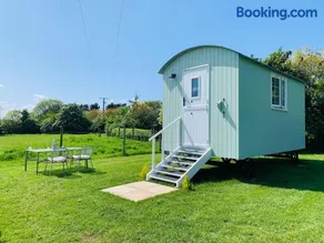 Bells Meadow Shepherds Hut - Image 1