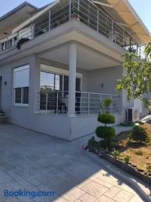 Olga's Modern Retreat, Loutraki - Image 2