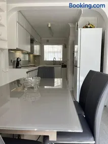 Truehome Close to Stansted Airport - Image 4