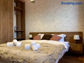 Social Pop Apartment - Image 2
