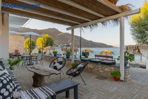 Uno Beachfront Suite - Image 1
