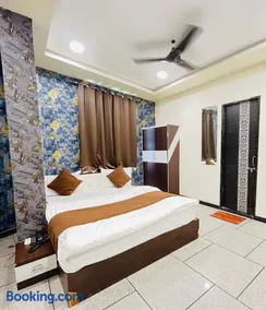 Hotel Shree Vijay I 966o9o1oo6 just 80mtr from Shreenathji temple 1min away By SK - Image 4