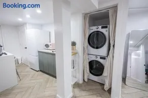 Retro 2 bedroom basement APT with free parking - Image 1