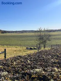 Bloms stuga i naturskön miljö - Image 3