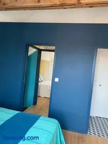 Chez Moon - Image 2