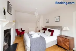 2 bed Haywood Cottage with garden - Image 5