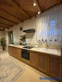 Aetheria Traditional House 2 - Image 3