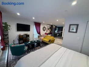 Eleni’s Charming Studio - Image 2