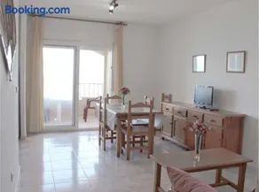Apartamentos Copacabana Playa - Image 2