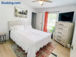 The Cozy Retreat - 3BR - Sleeps 7 - Near Greenville - Image 2