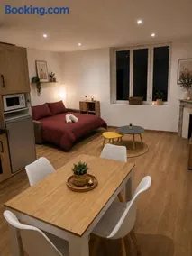 Échappée d Ilhonn Grand Extérieur Stationnement Privé - Image 2