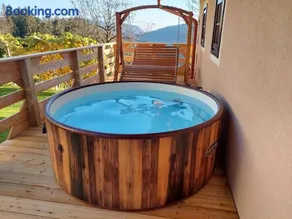 Sunflower House with Jacuzzy and Sauna - Image 3