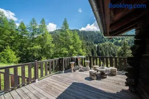 Bright and spacious mountain property in La Plagne-Tarentaise - Image 1