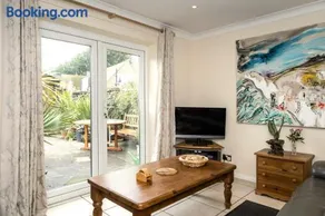Coastal Hideaway in Pevensey Bay - Image 4