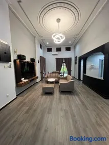 Eiffel Villa Homestay - Image 1