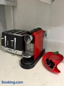 Modern 3 bedroom Apartment, Sleep 5 - Image 3