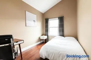 Quiet apt only 15 mins from Midtown NYC - Image 5