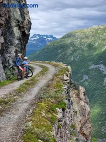 New, Mountain paradise, biking, alpine touring, skiing in & out - Image 2