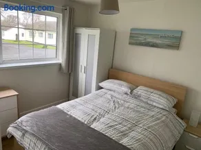 24 Gower Holiday Village - Image 5