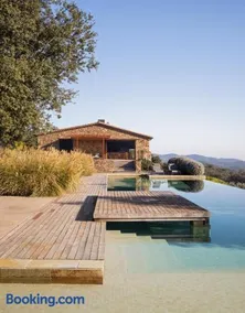 Architect's luxury villa with pool - Image 1