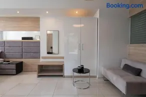 Suite Home - Image 4