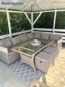 GARDEN OASIS GUEST HOUSE - Image 4