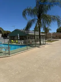 Mia Motel - Image 2