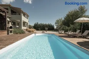 Thespis Villa 1 - Image 2