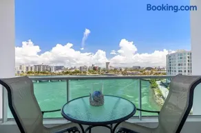 Ocean Breeze Studios With Lagoon View - Image 2