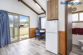 Teralba Lakeside Caravan Park - Image 2